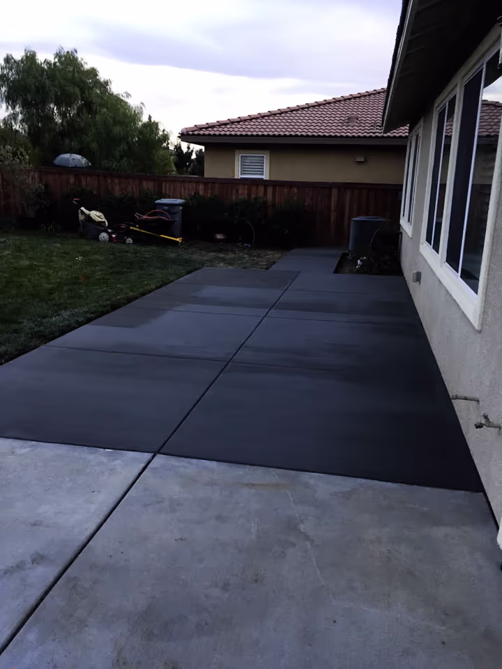 Residential Concrete Walkways Flatwork Patio Extension — photo 3